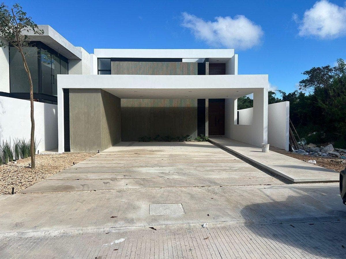 House in a gated community with amenities north of Mérida, Komchen
