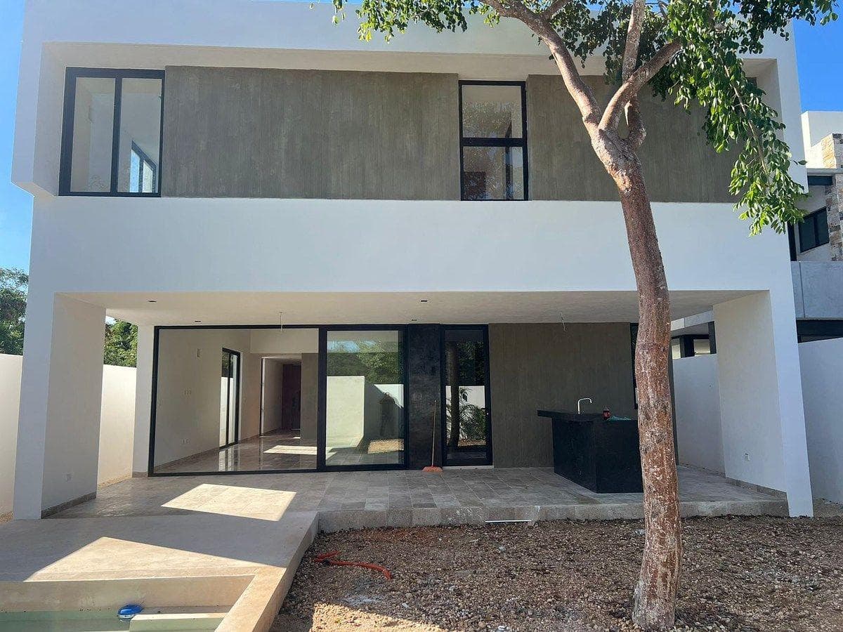 House in a gated community with amenities north of Mérida, Komchen