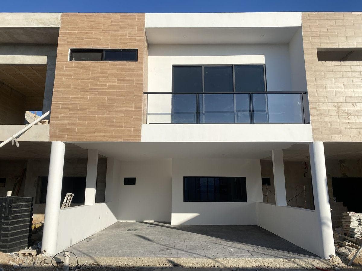 House north of Mérida, in San Diego Cutz, on a private street