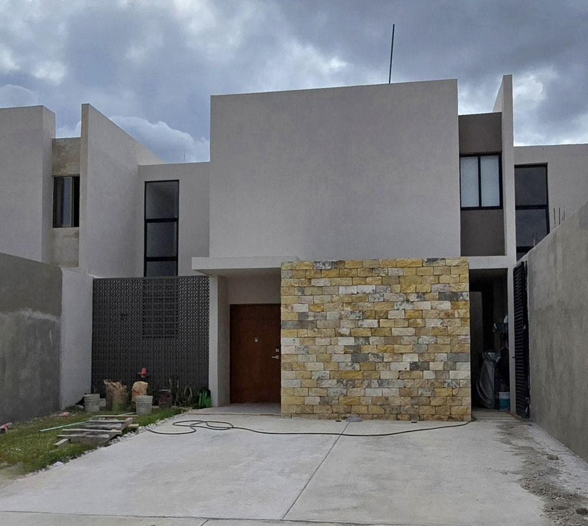 Two-story house in San Antonio Hool, Mérida