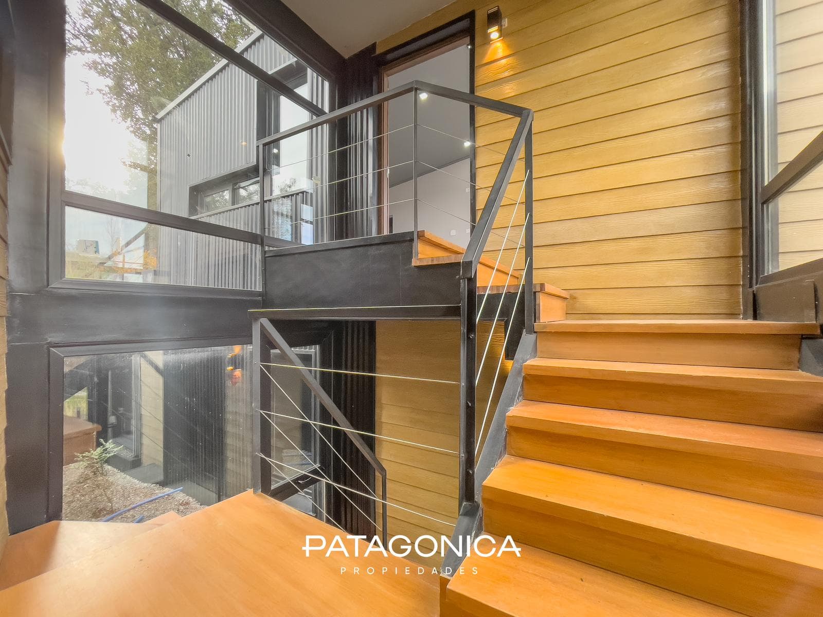 FOR SALE: Studio apartment with garage. NATURAL GAS. Views of the lake and the hills. El Mercado neighborhood, Villa la Angostura