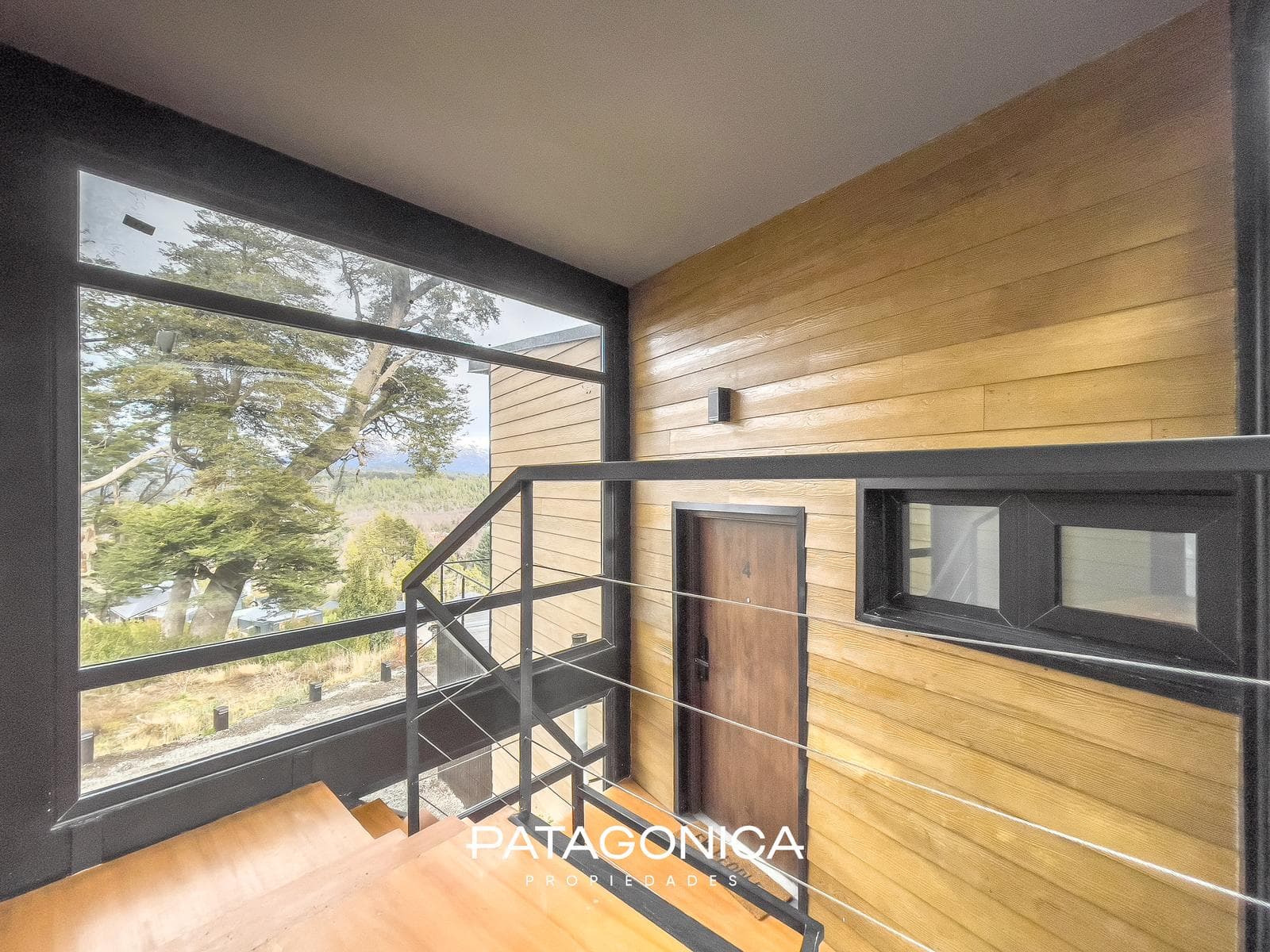 FOR SALE: Studio apartment with garage. NATURAL GAS. Views of the lake and the hills. El Mercado neighborhood, Villa la Angostura