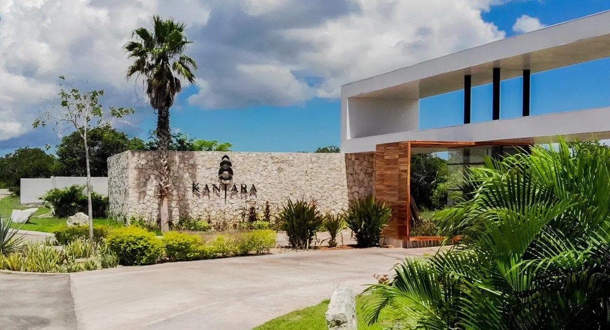Land for SALE on a PRIVATE STREET NORTH OF MÉRIDA