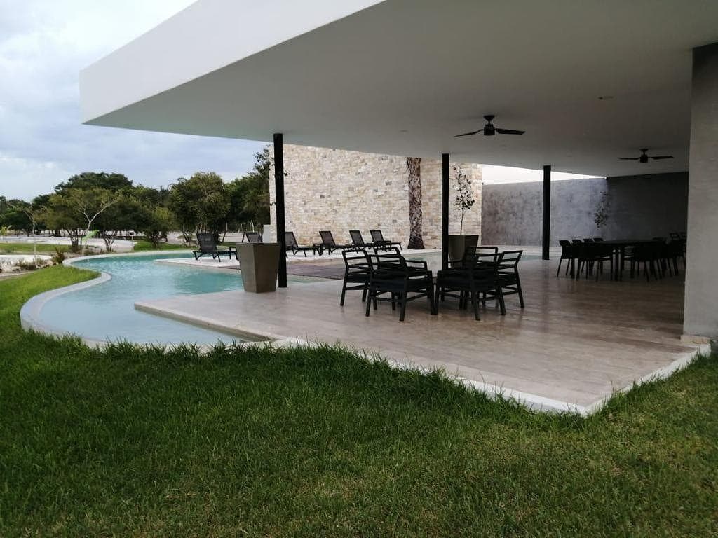 Land for SALE on a PRIVATE STREET NORTH OF MÉRIDA