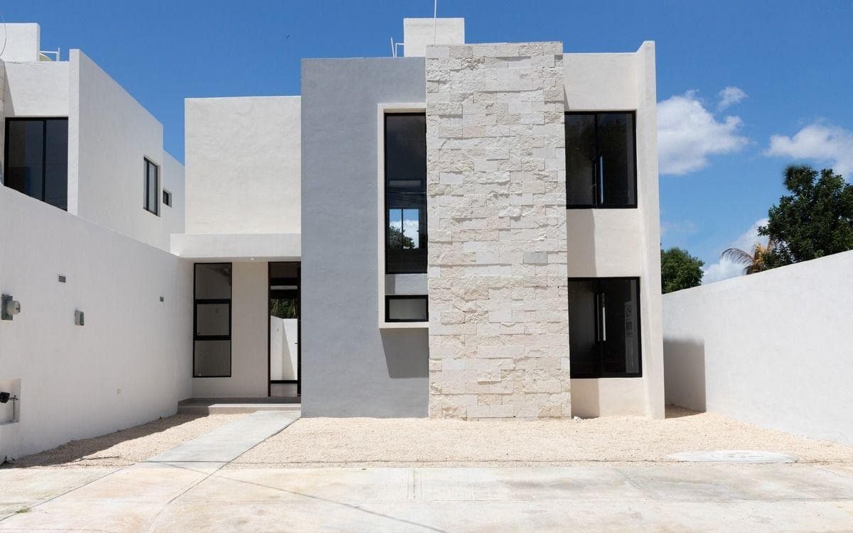 Three-Bedroom House for Sale in Chichi Suarez, Mérida