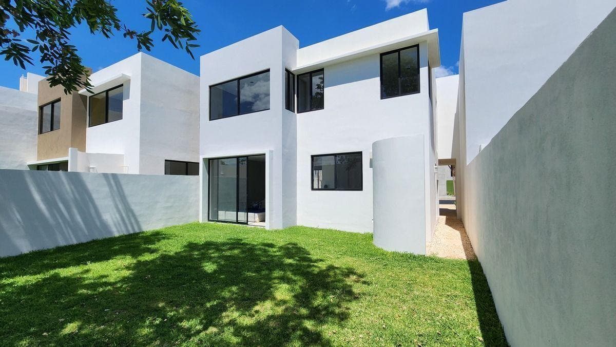 House with easy access to the ring road via Gran Santa Fe, Caucel, Mérida