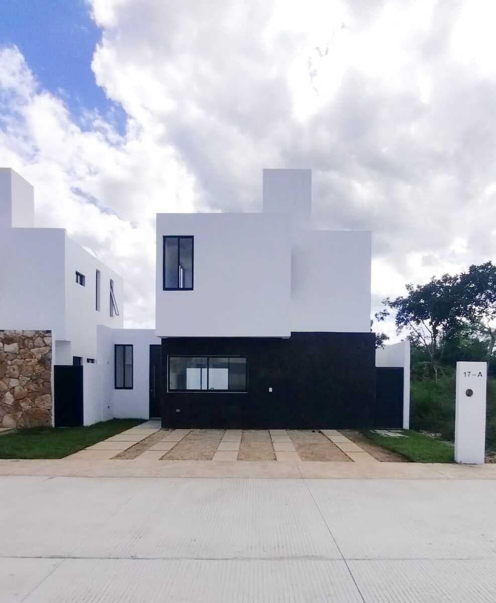 House in a gated community in Conkal, Mérida