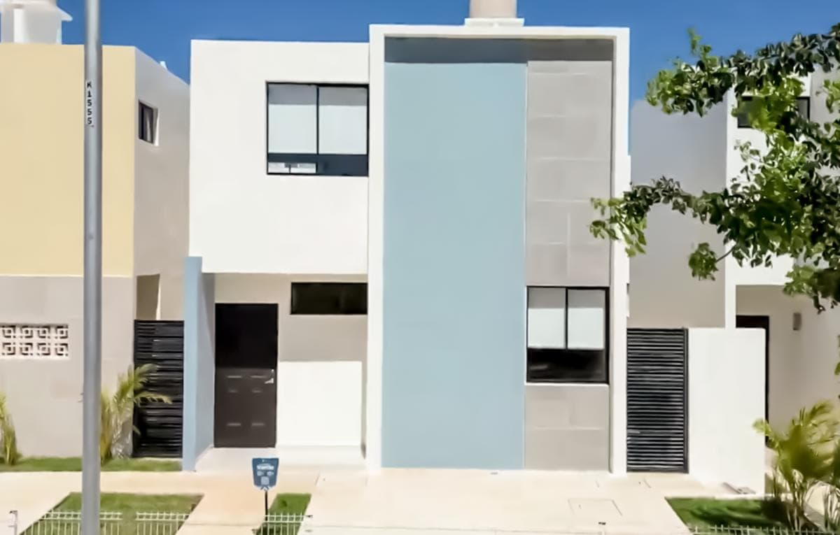 2-Story House in Caucel, Mérida, Available for Immediate Move-In