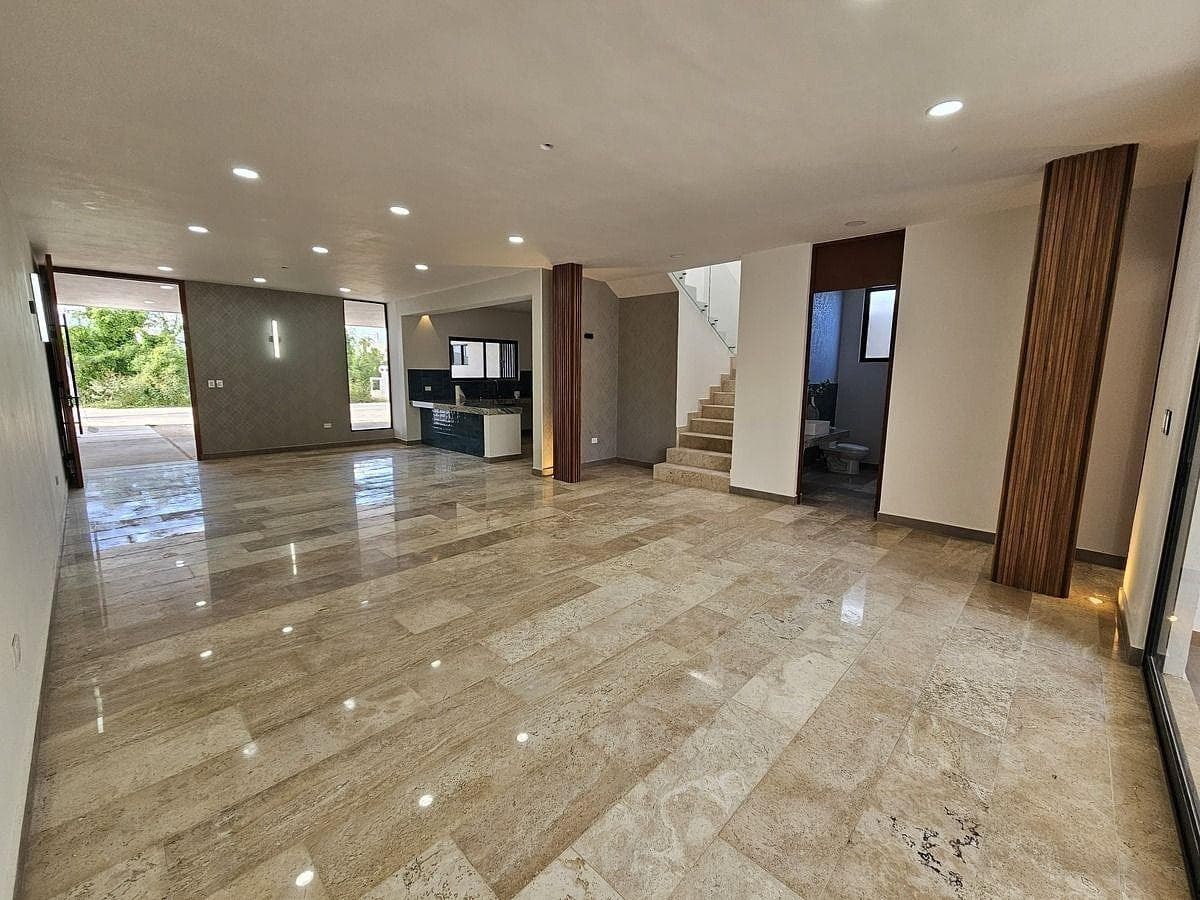 4-Bedroom House with Easy Access to the Ring Road, Mérida