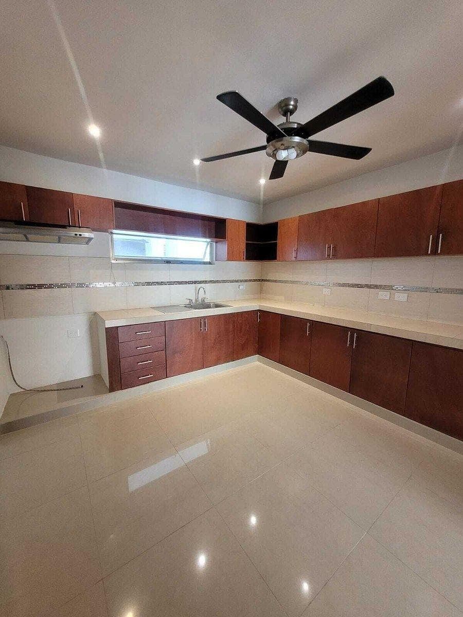House located in a gated community in Los Pinos, Mérida