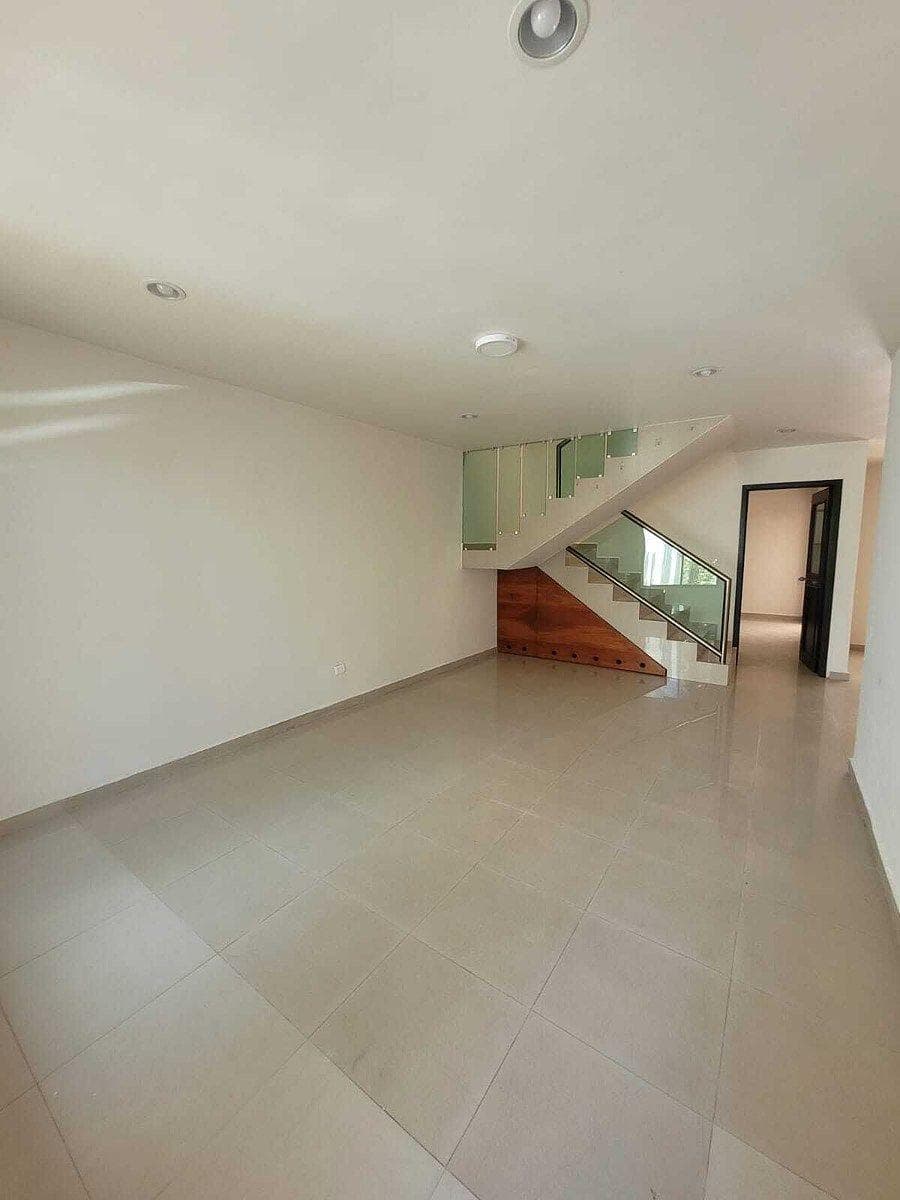 House located in a gated community in Los Pinos, Mérida