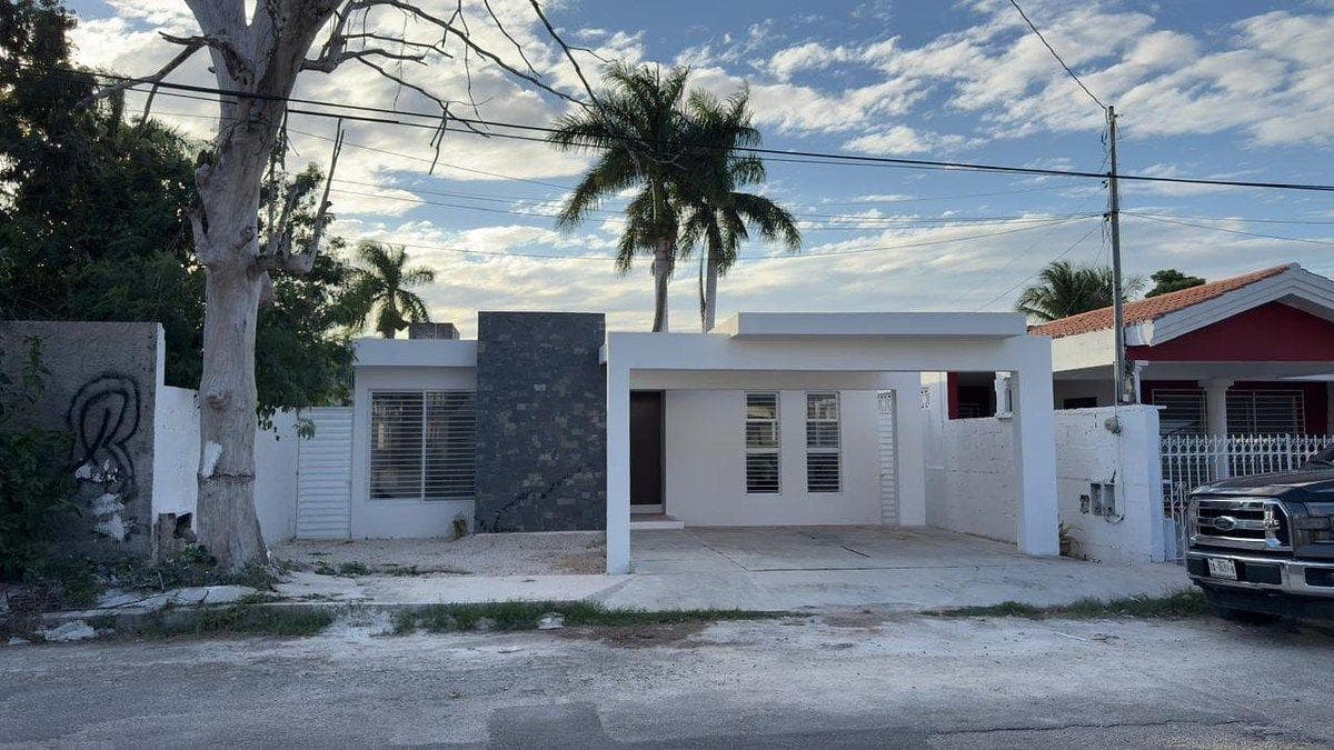HOUSE IN THE VISTA ALEGRE NEIGHBORHOOD—JUST REMODELED!!!