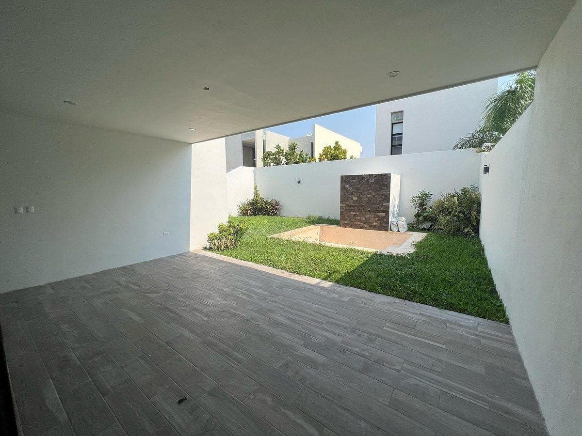 House in a gated community in Cholul, north of Mérida