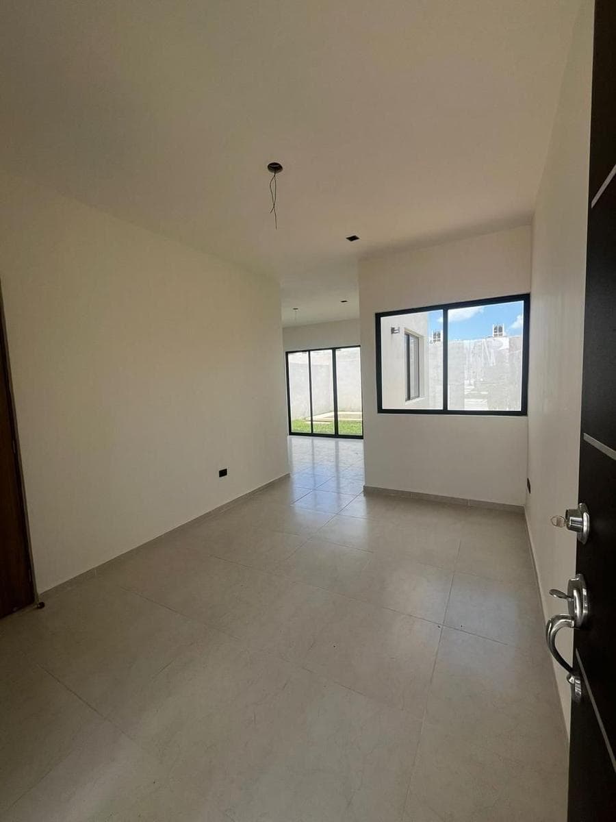House in Mérida, Tixcacal Opichén, on a gated community with amenities and 24-hour security