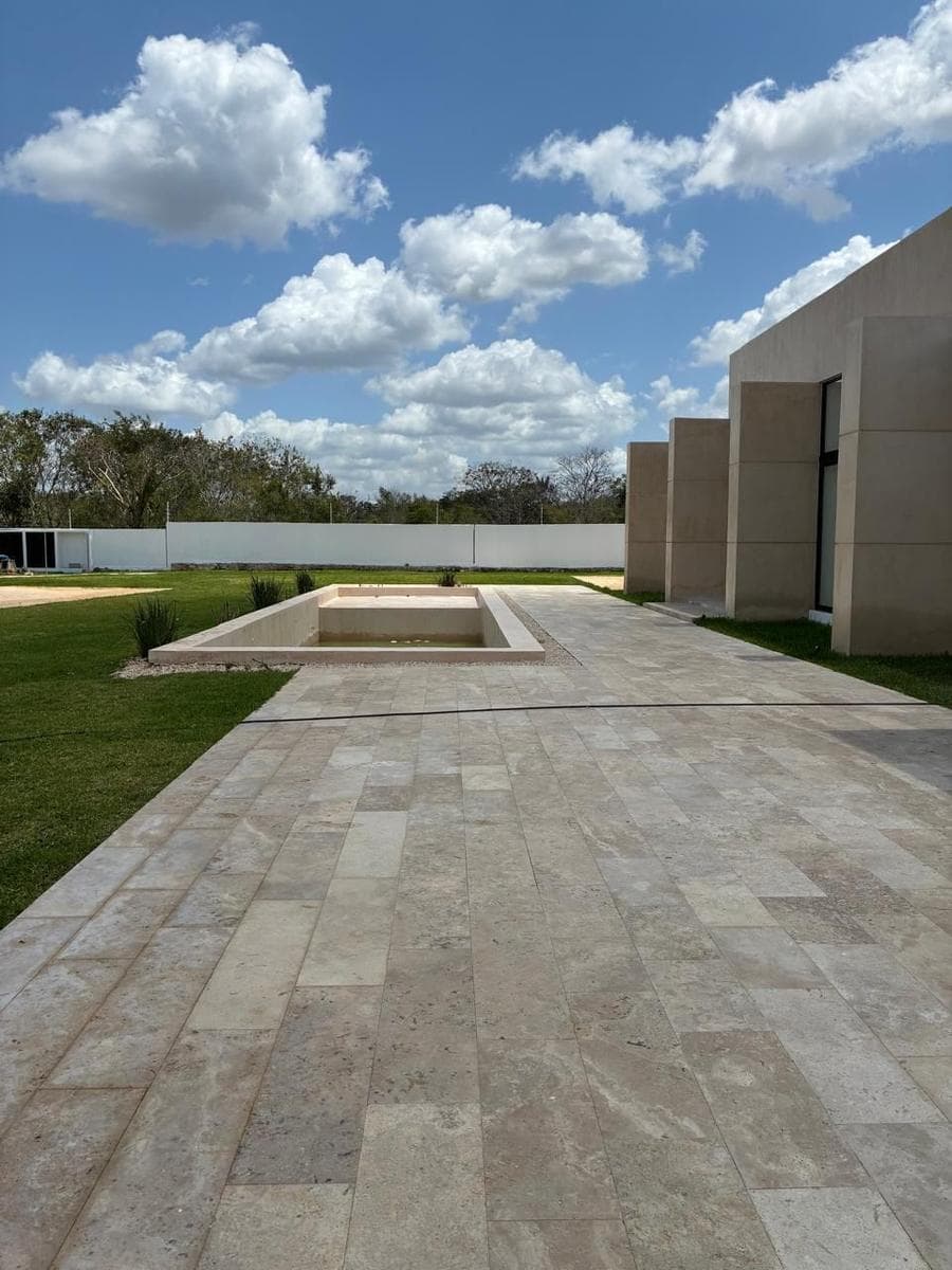 House in a PRIVATE RESIDENTIAL COMPLEX with amenities