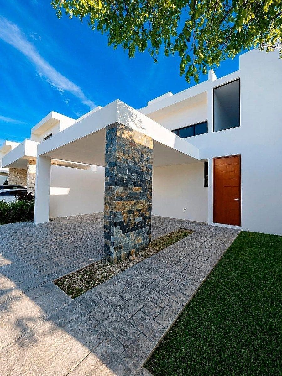 HOUSE FOR SALE, AVAILABLE IMMEDIATELY, PRIVATE, NORTH OF MÉRIDA