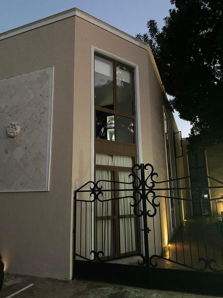 4-Bedroom Apartment for Rent on García Ginerés Street