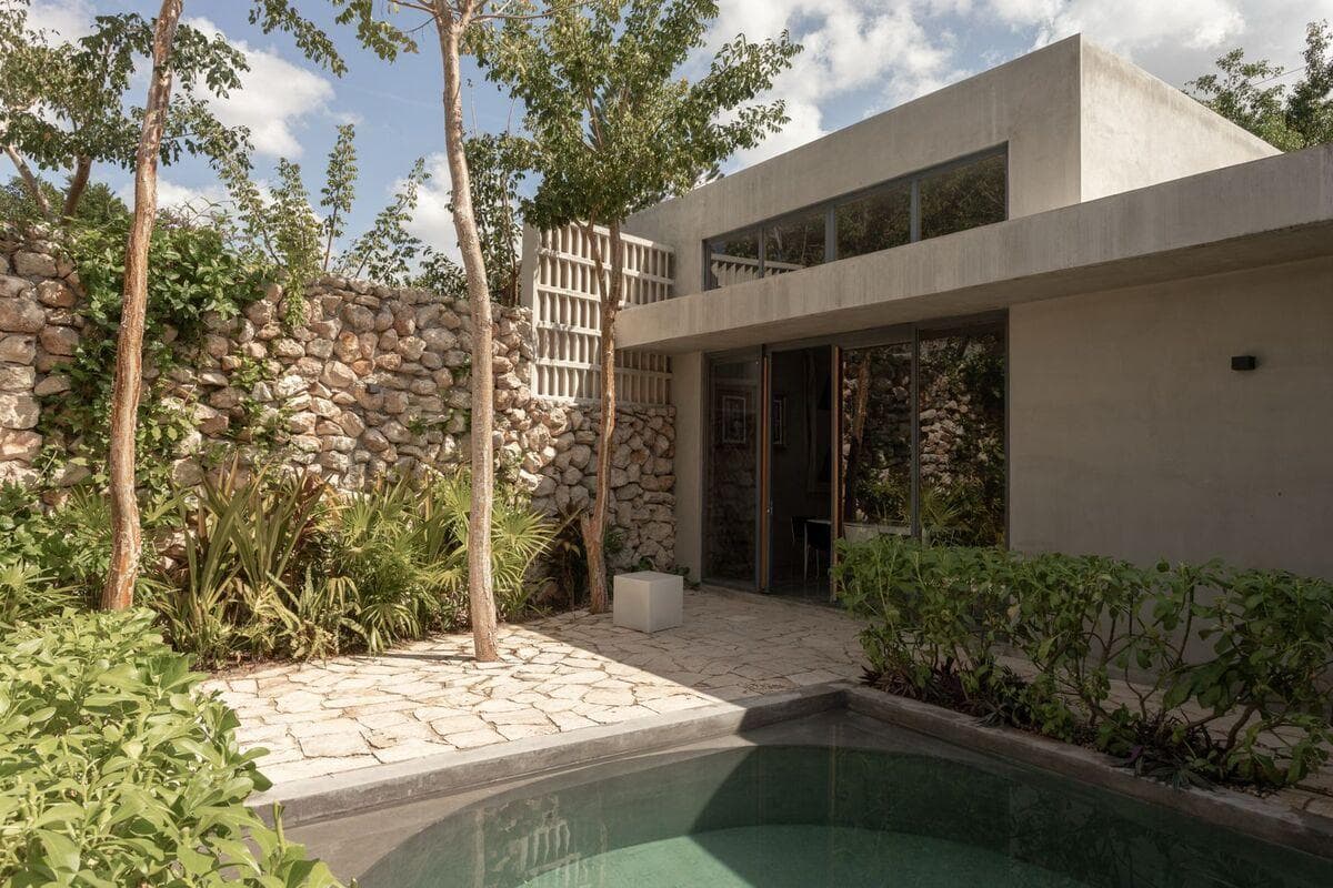 House North of Mérida, Jesús Carrazana