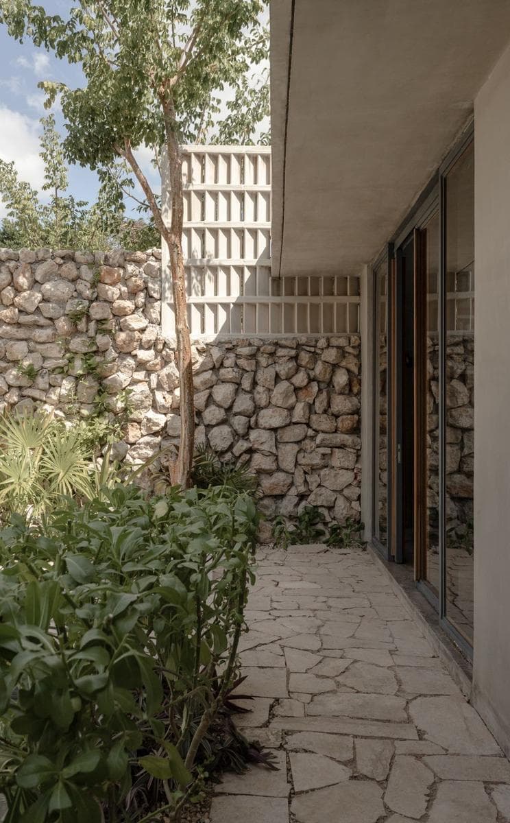 House North of Mérida, Jesús Carrazana