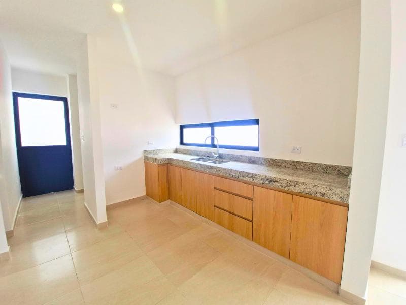 Two-story, three-bedroom house in Sitpach, Mérida
