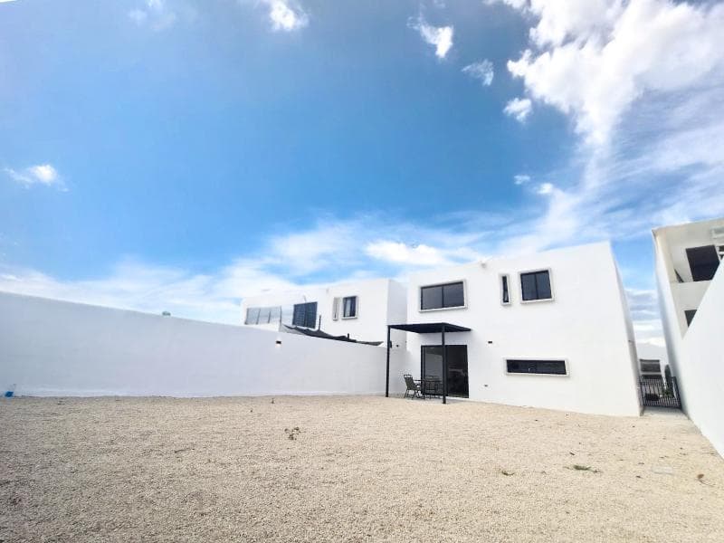Two-story, three-bedroom house in Sitpach, Mérida