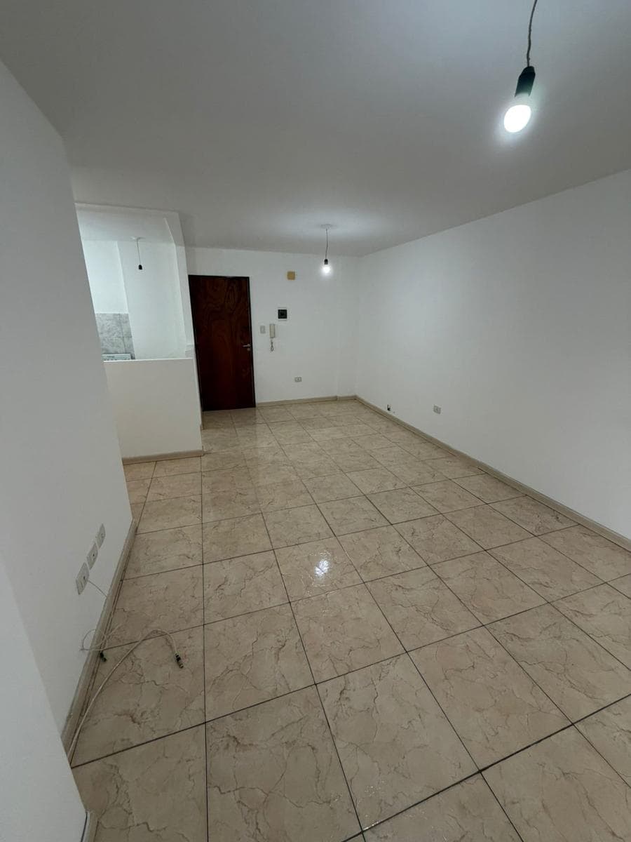 1-BEDROOM APARTMENT FOR RENT WITH BALCONY—JUST A FEW METERS FROM CIUDAD UNIVERSITARIA