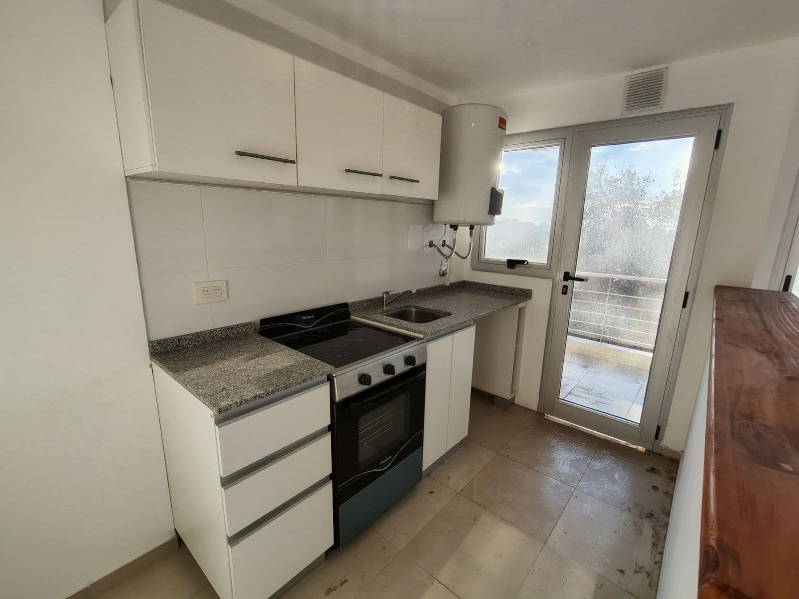 BRAND-NEW 2-ROOM APARTMENT FOR SALE IN QUILMES
