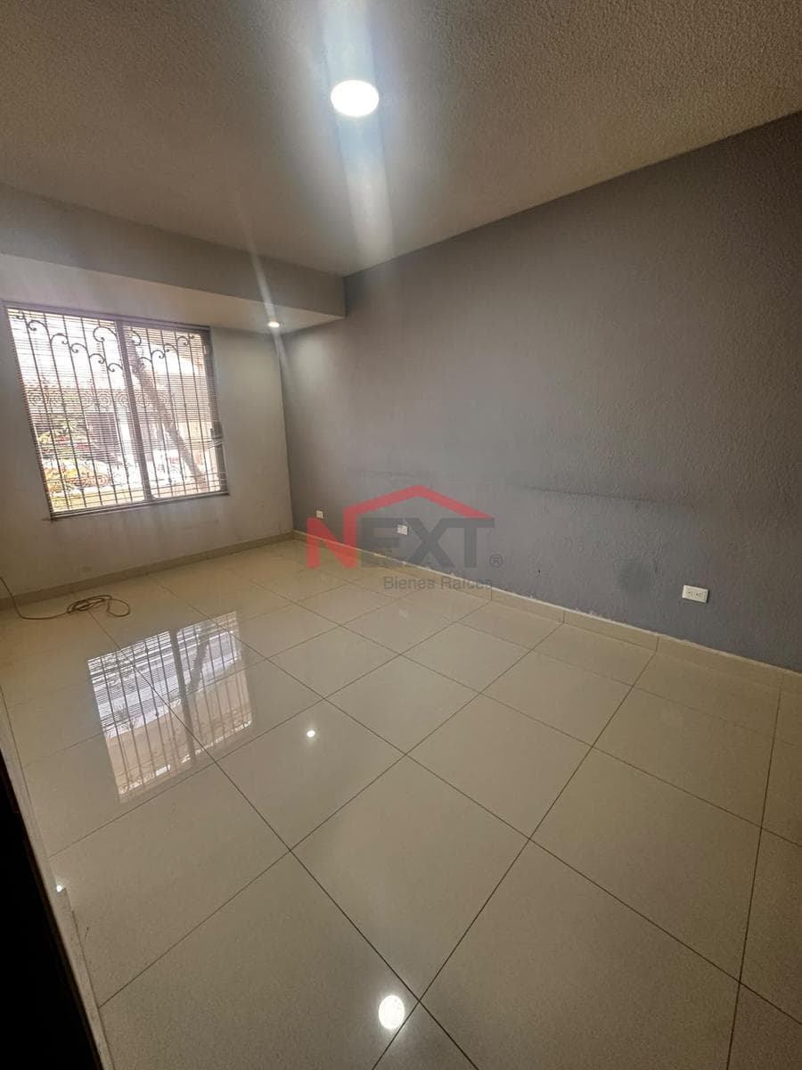 HOUSE FOR RENT IN THE VALLE GRANDE NEIGHBORHOOD