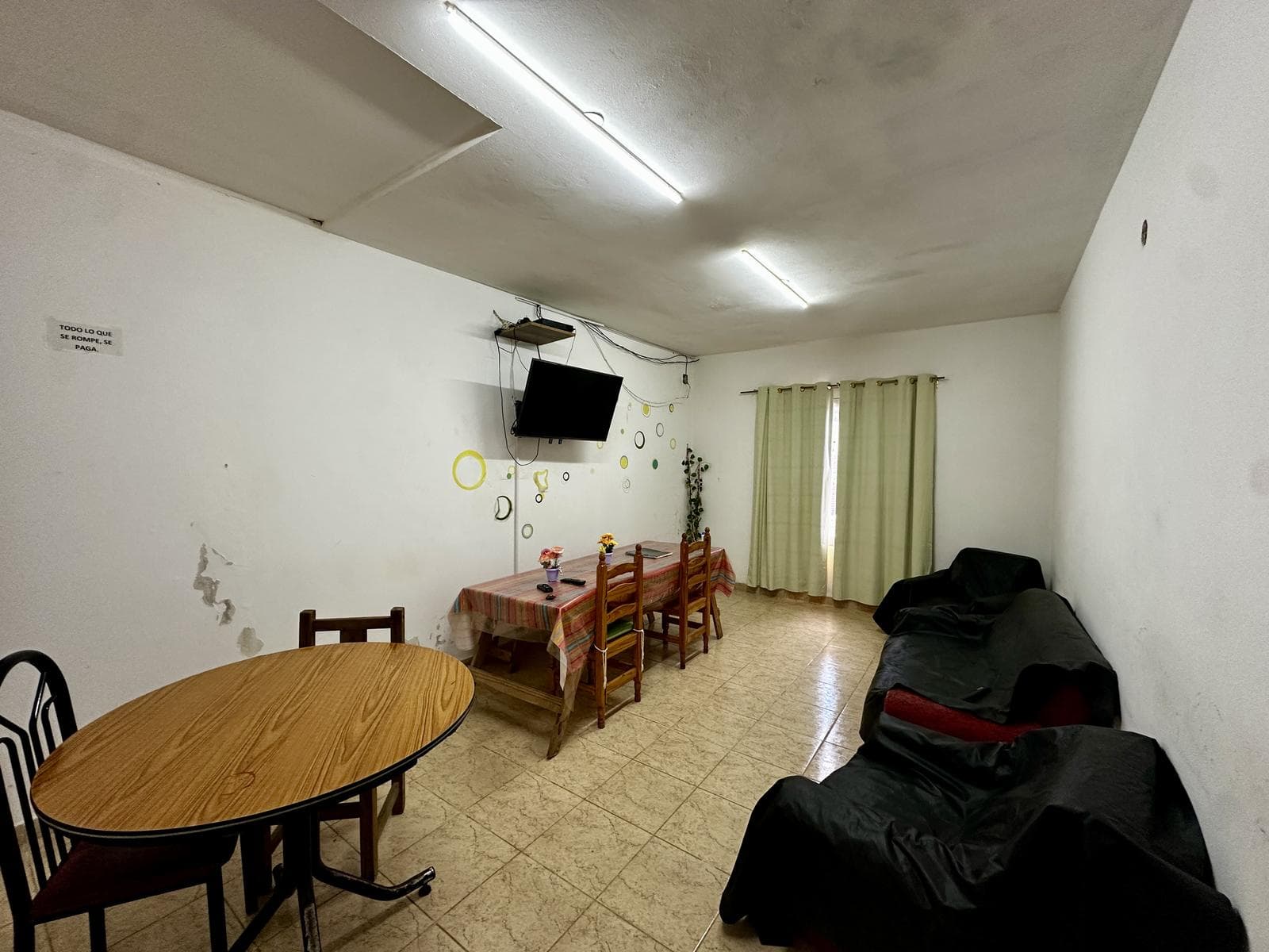 Multipurpose Property with a Linear Design: Ideal as a Home or Investment Property (e.g., Hostel).