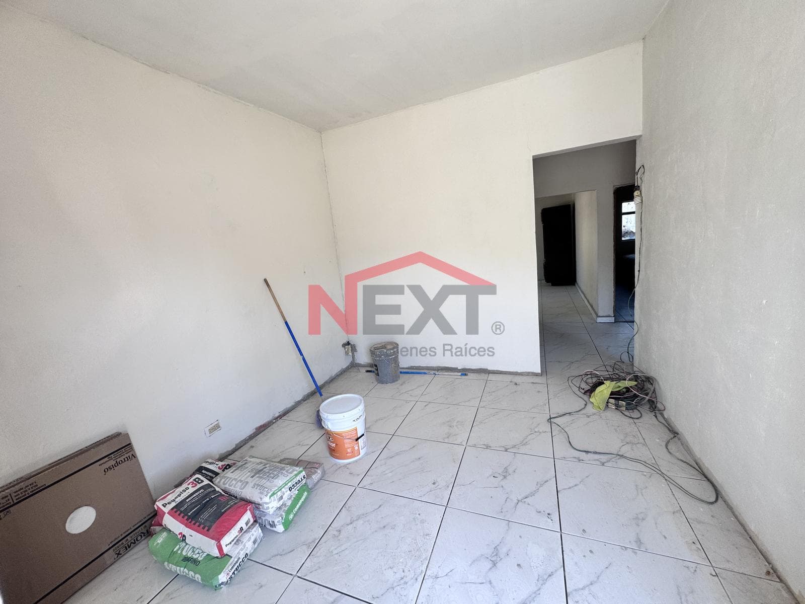 HOUSE FOR SALE IN COL. SAN LUIS