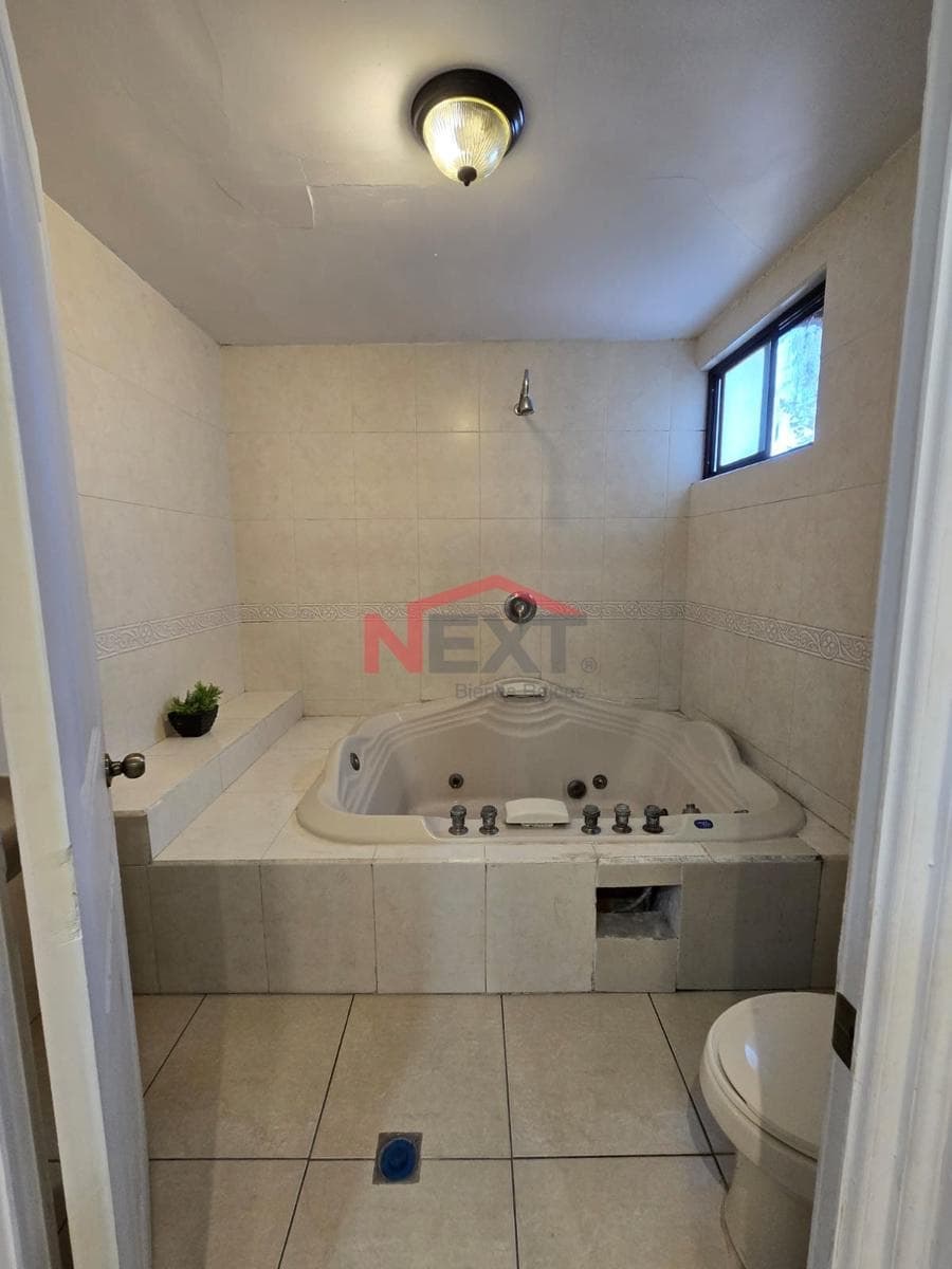 HOUSE FOR SALE IN DOWNTOWN SALTILLO