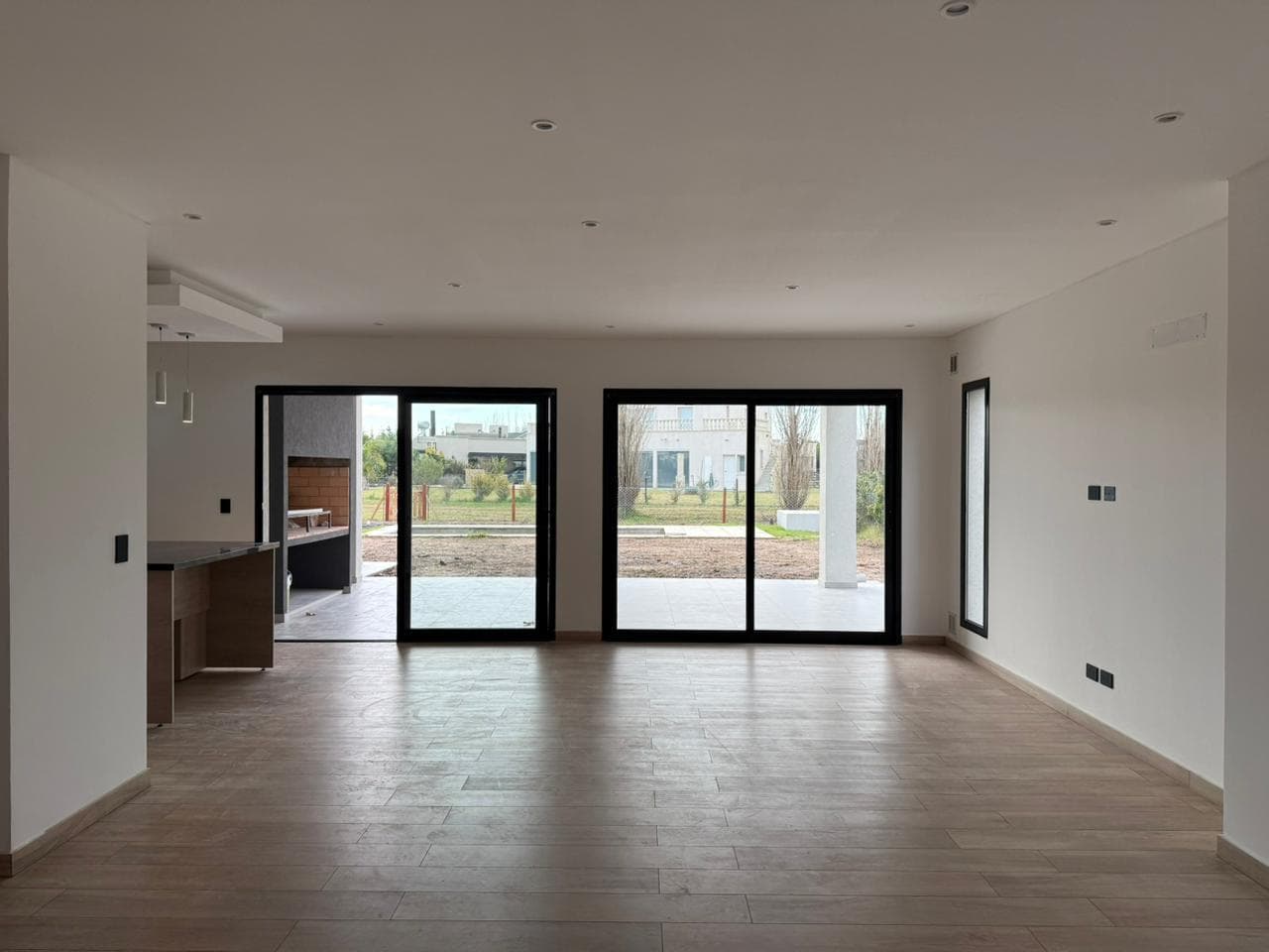 FOR SALE: BRAND-NEW 4-ROOM HOUSE IN THE CRUZ DEL SUR NEIGHBORHOOD, CANNING / EZEIZA / SAN VICENTE
