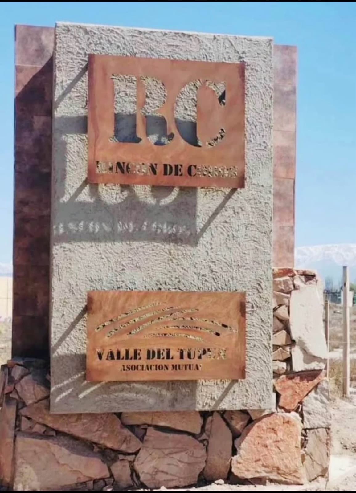 A 300-meter lot in the Rincon de Cobos neighborhood. Perdriel. Luján de Cuyo
