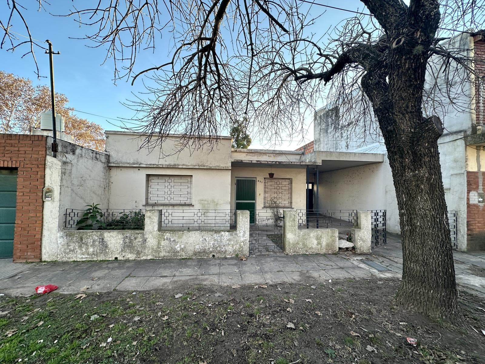 House for Sale in Campana. Investment Opportunity | House in need of renovation with great potential