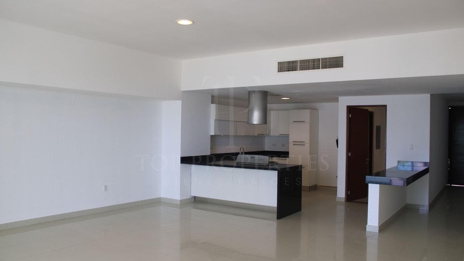 DEPARTAMENTO EN RENTA, PUERTO CANCUN, MAIORIS TOWERS, CANCUN, Q. ROO.