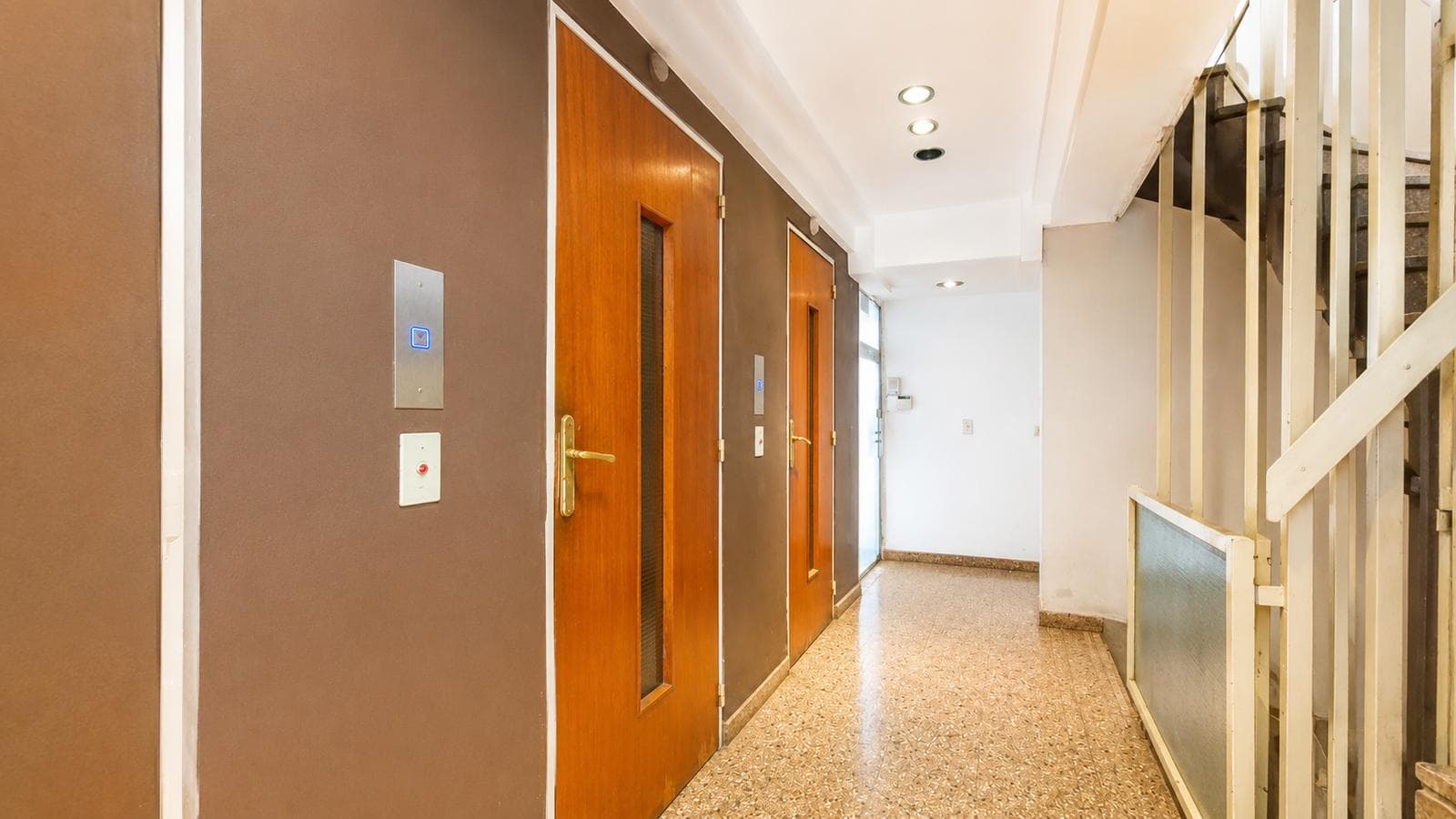 FOR RENT: Bright office with an open view, just a few meters from Galeria Pacifico!