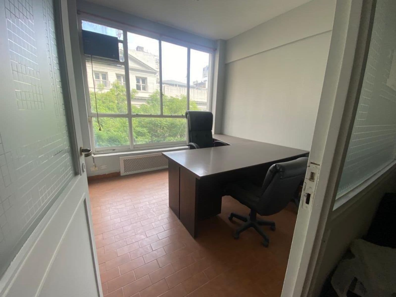 Very Bright Office for Sale or Rent in Retiro, Buenos Aires