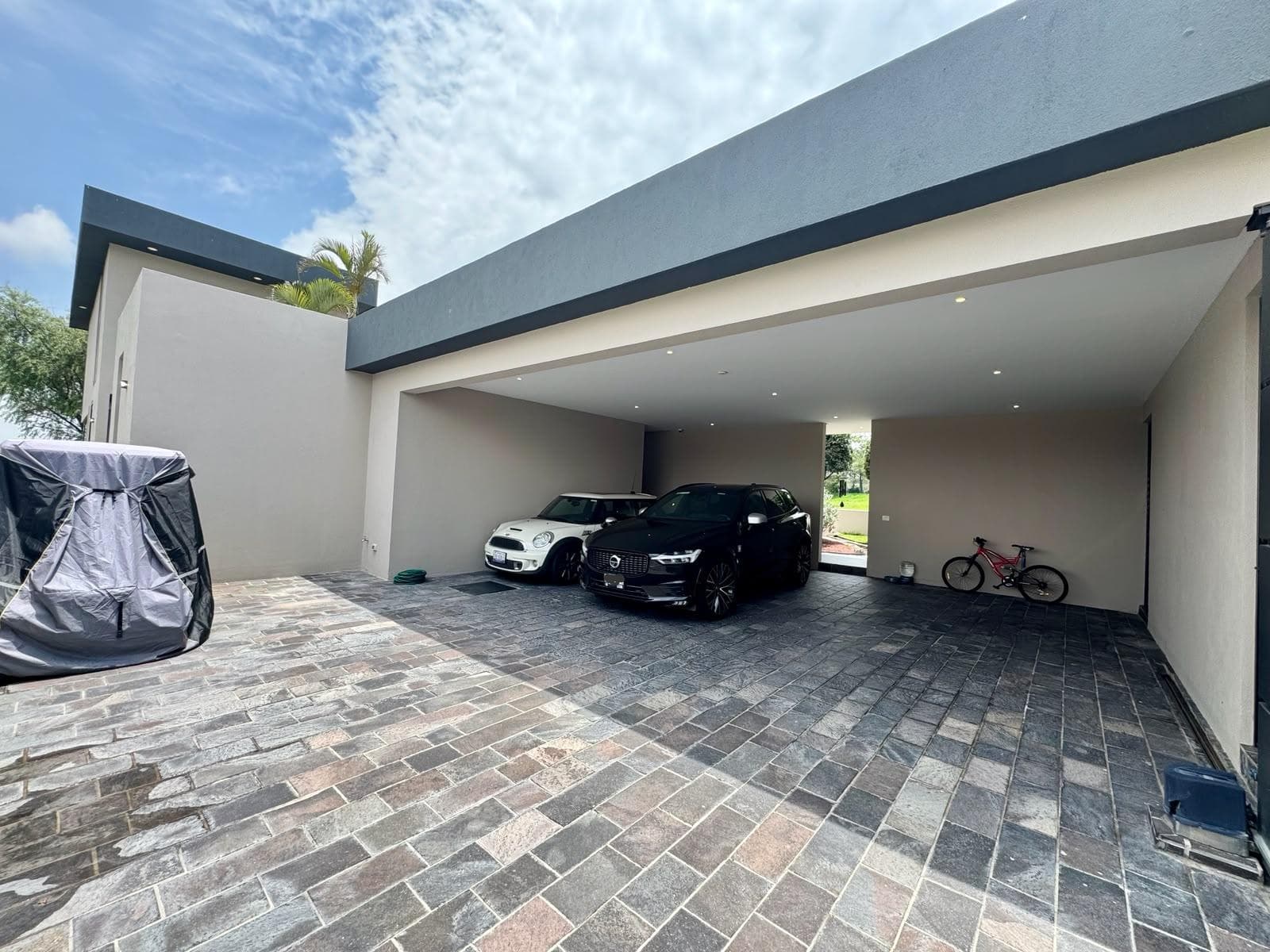 House for Sale / Rent at Bosque Country Club on the 16th Hole