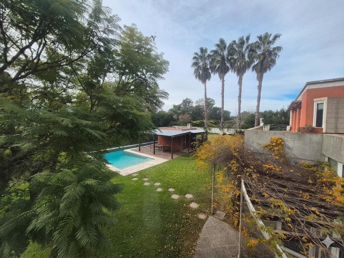 House for Sale in Abril Country Club on a Double Lot