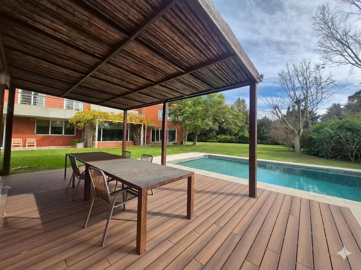 House for Sale in Abril Country Club on a Double Lot