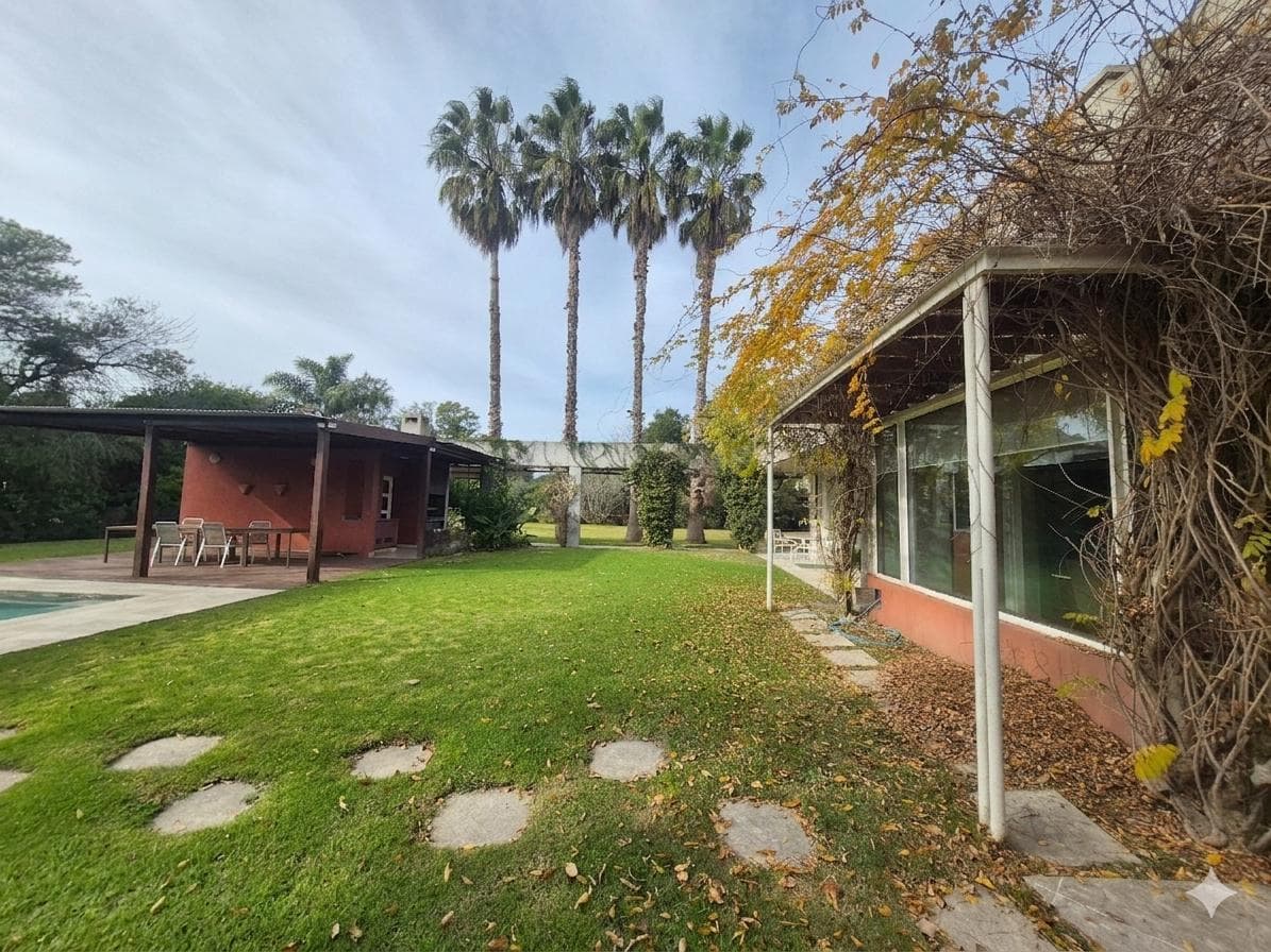 House for Sale in Abril Country Club on a Double Lot