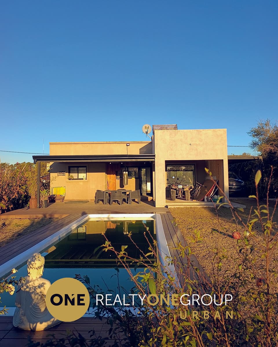 Modern house with a pool on a 1,000 m² lot | 2 bedrooms | Arana, La Plata