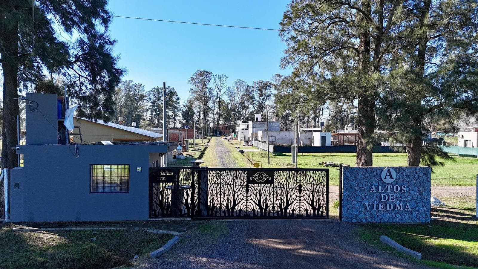 FOR SALE: 540 m² LOT IN THE ALTOS VIEDMAN GATED COMMUNITY