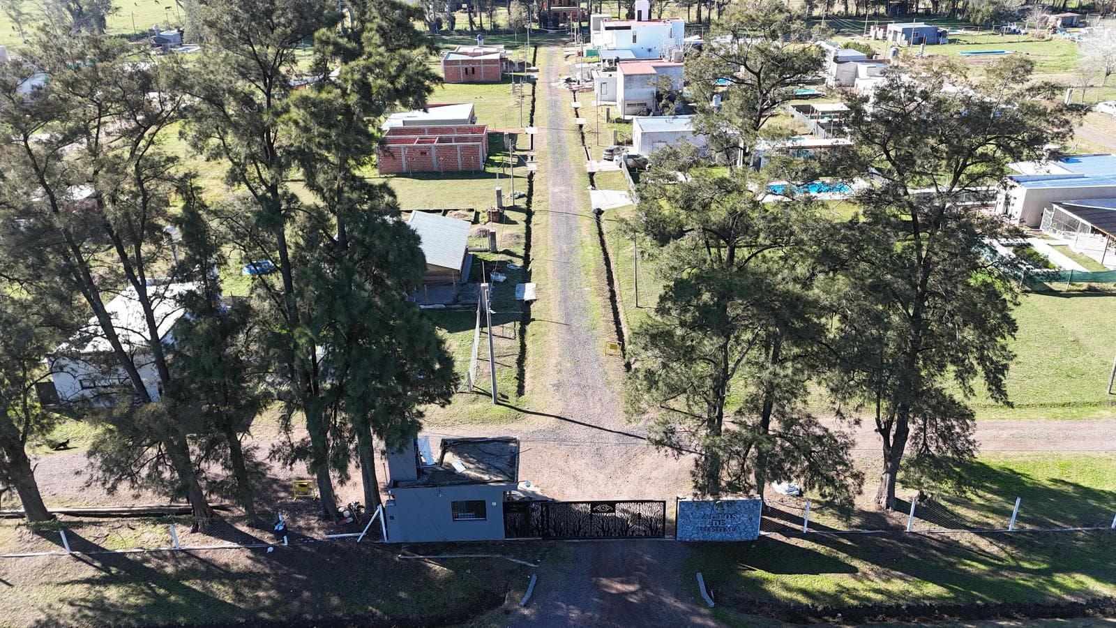FOR SALE: 540 m² LOT IN THE ALTOS VIEDMAN GATED COMMUNITY