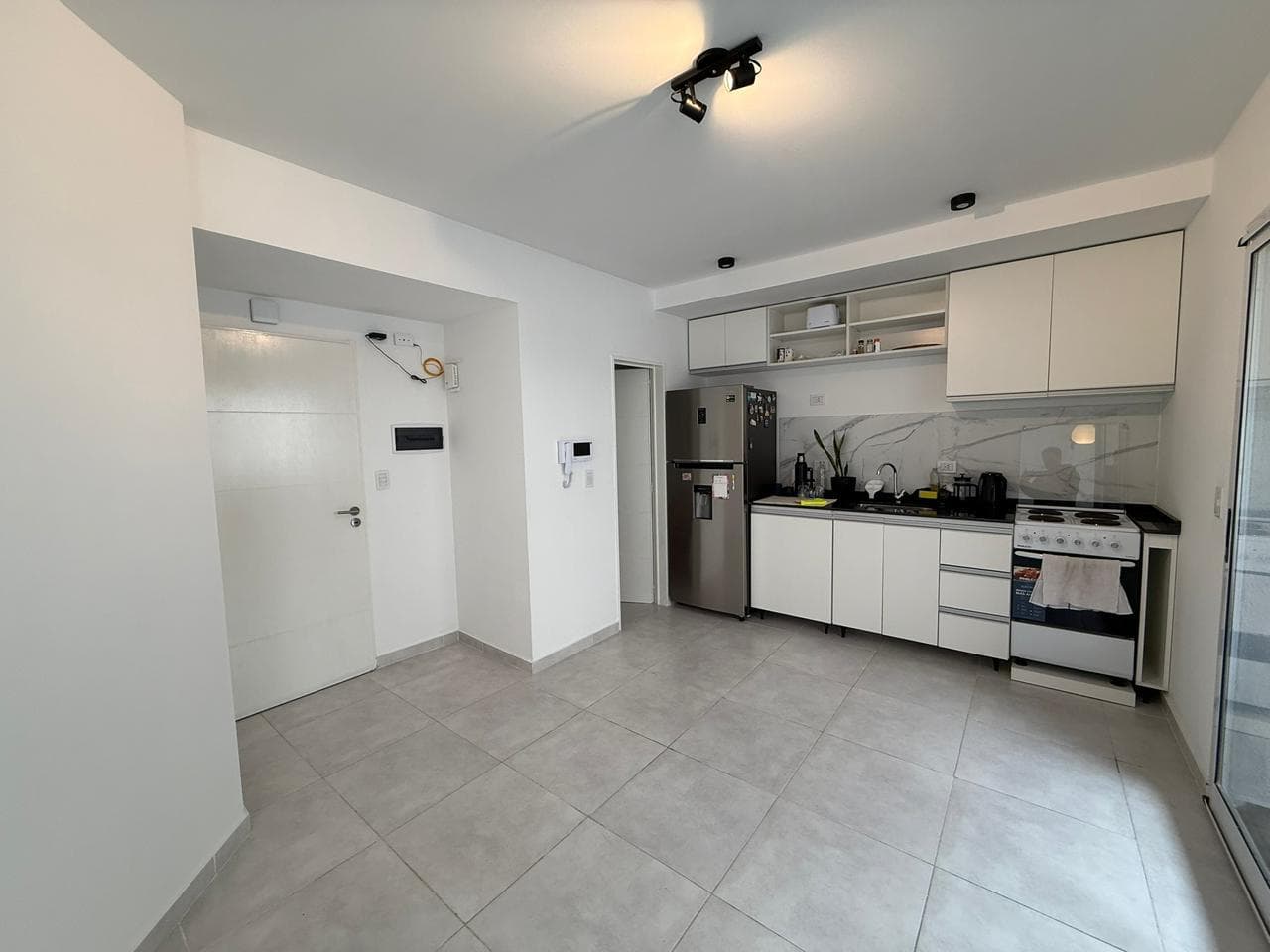 BRAND-NEW 2-ROOM APARTMENT FOR SALE WITH GARAGE IN QUILMES