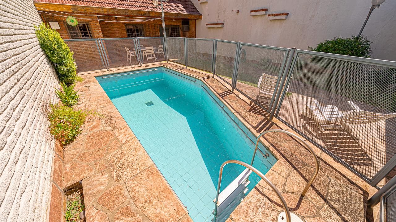 6-ROOM HOUSE FOR SALE IN RAMOS MEJIA—MORTGAGE AVAILABLE
