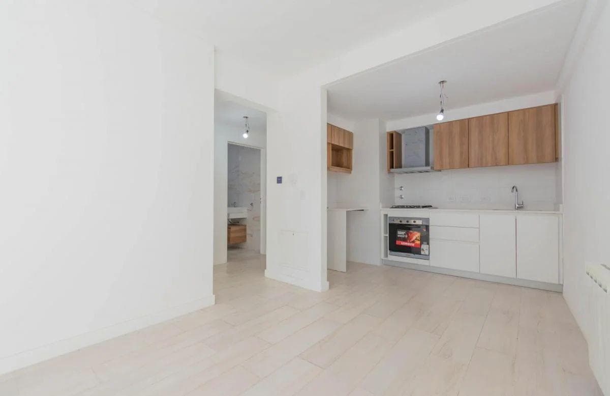 2-ROOM APARTMENT FOR SALE WITH BALCONY IN SAAVEDRA