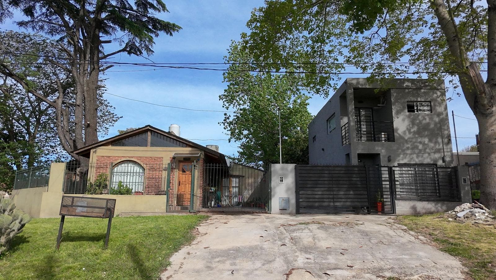 For Sale, 2 Houses, 3 Rooms Each, Garden, Balcony, Grill, Garage, Ituzaingó, Ituzaingó Sur
