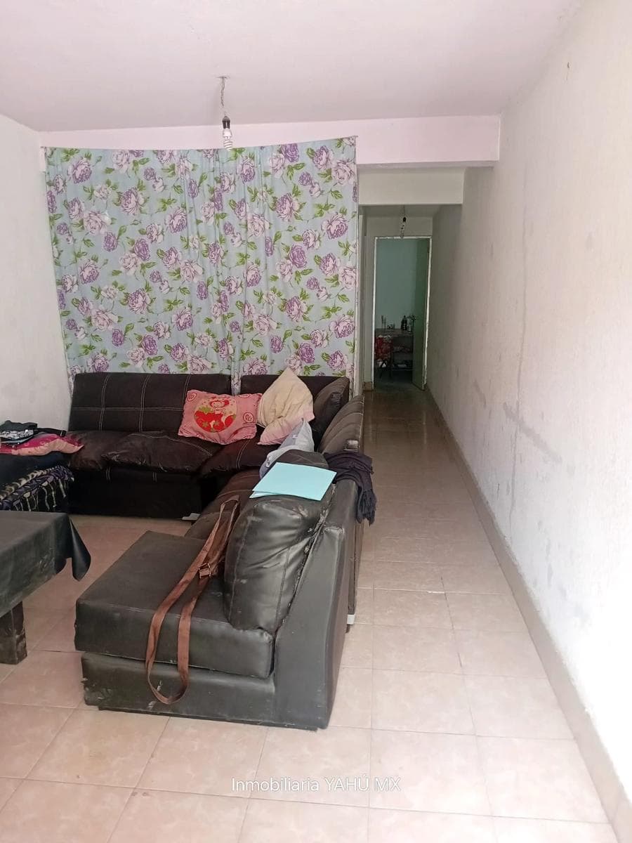 House with 2 Apartments in Chicoloapan