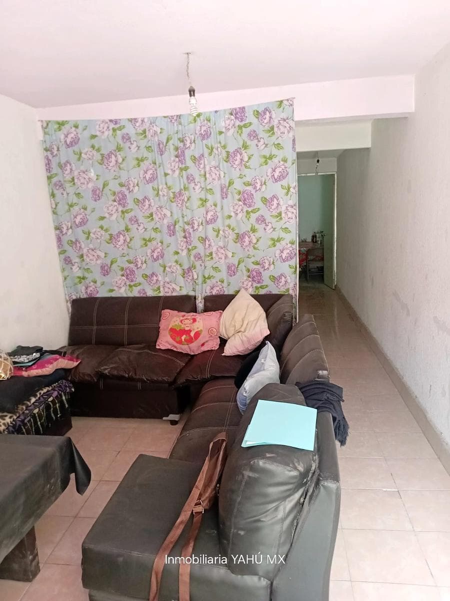 House with 2 Apartments in Chicoloapan
